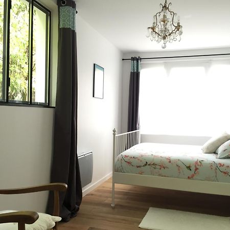 Loire Valley Medieval Getaway Rochecorbon Room photo