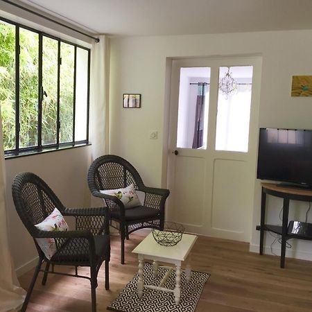 Loire Valley Medieval Getaway Rochecorbon Room photo
