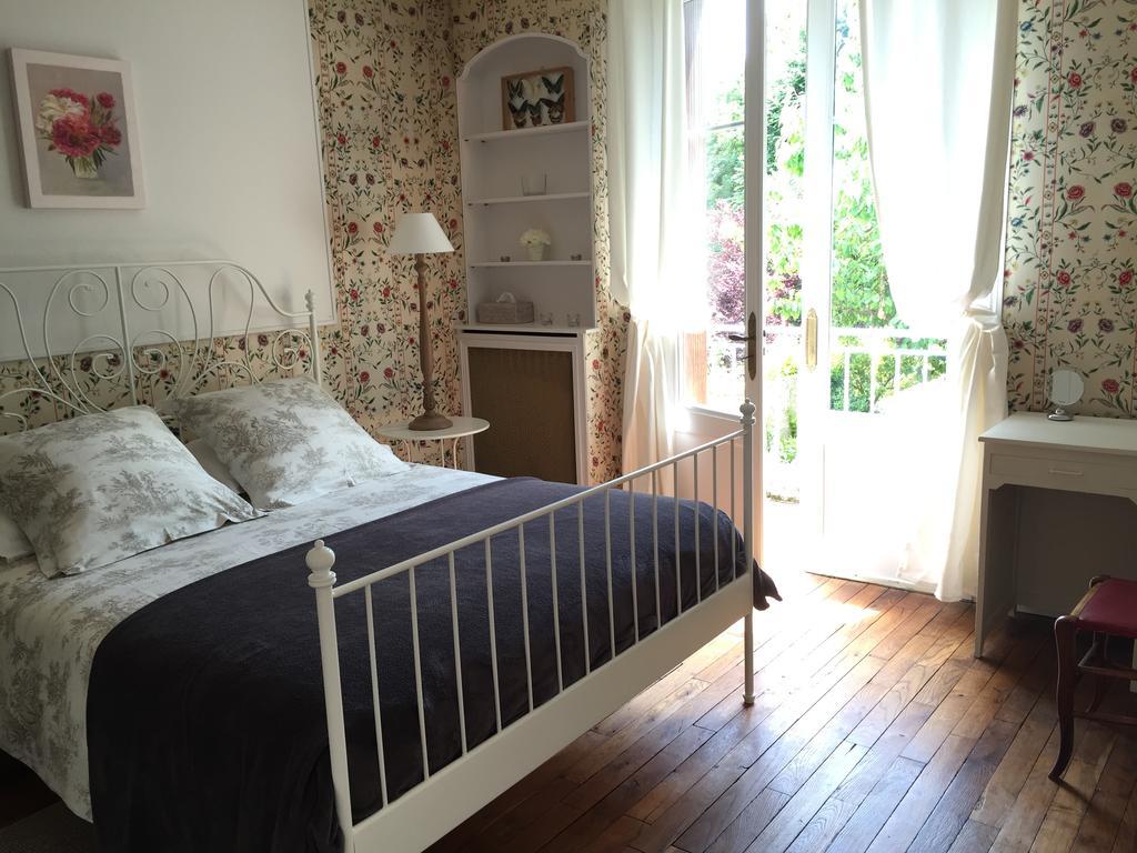 Loire Valley Medieval Getaway Rochecorbon Exterior photo