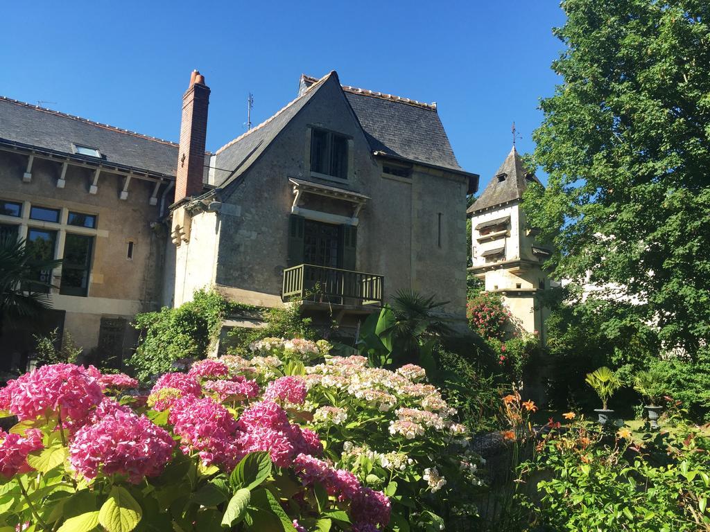 Loire Valley Medieval Getaway Rochecorbon Exterior photo