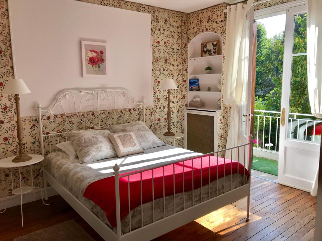 Loire Valley Medieval Getaway Rochecorbon Exterior photo